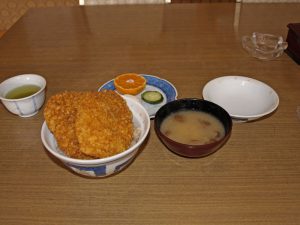 鹿の子わらじカツ丼