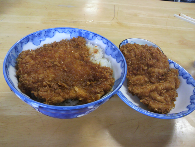 安田屋のわらじカツ丼2